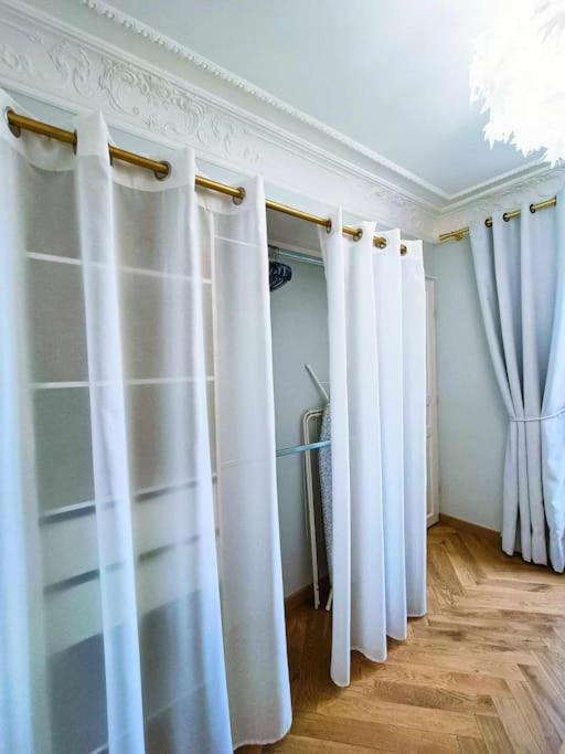 Au Petit Trianon Bleu Apartment Версал Екстериор снимка