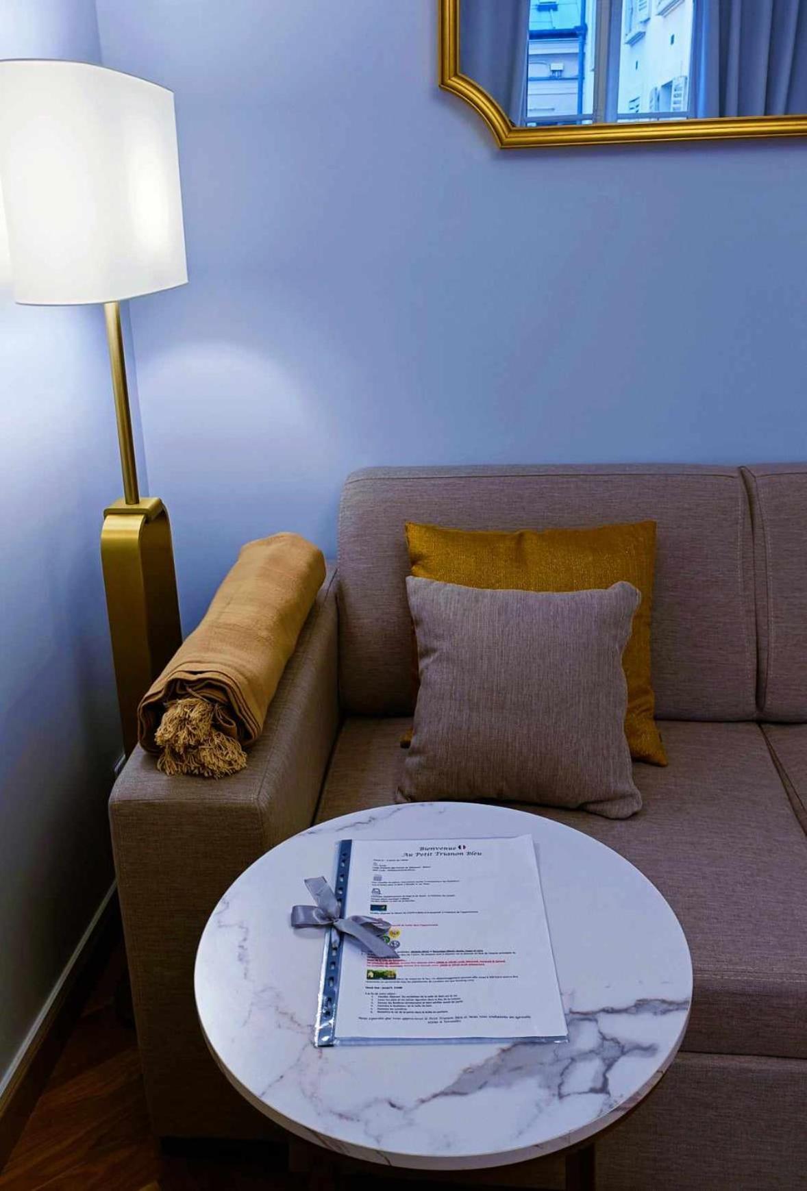 Au Petit Trianon Bleu Apartment Версал Екстериор снимка